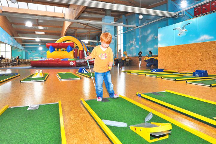 Klabautermann Indoor-Spielpark Attraktionen Minigolf